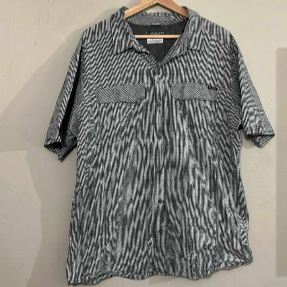 Columbia Men’s Button up shirt